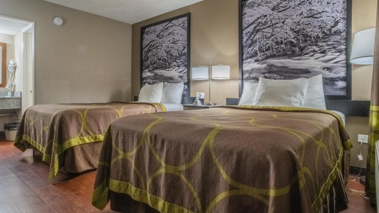 Super 8 By Wyndham Downtown Gatlinburg At Convention Center Hotel Ngoại thất bức ảnh