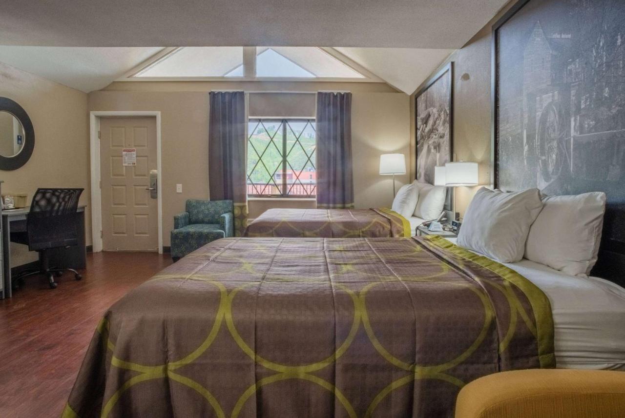 Super 8 By Wyndham Downtown Gatlinburg At Convention Center Hotel Ngoại thất bức ảnh